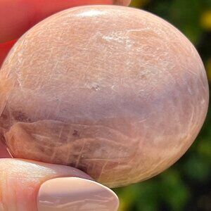 Peach Moonstone Tumbled Palm Stone Talisman - Crystal Enthusiast/Healing Stones